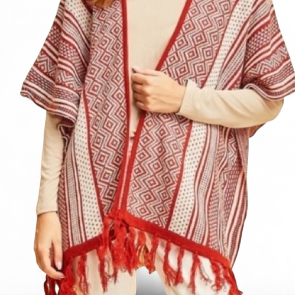 Geometric Pattern Fringe Poncho - Picture 5 of 16